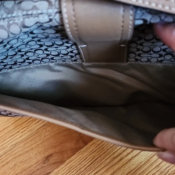 Like New Coach Vintage Leather & Canvas Soho Baguette plus coin purse & dust bag - Picture 9 of 15